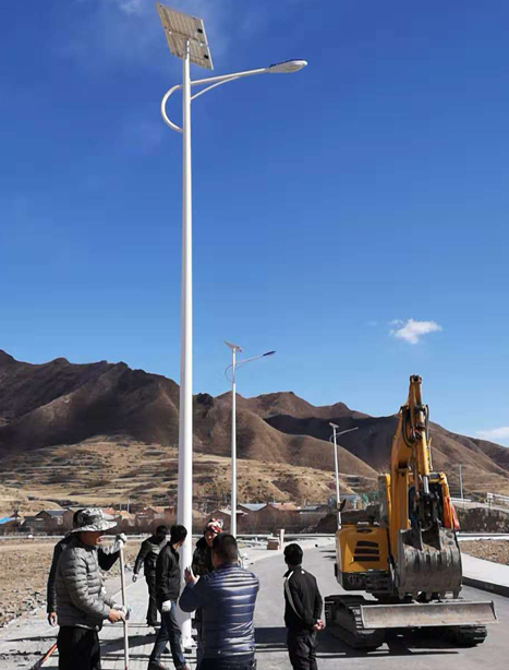 甘南碌曲10米人民路街道太阳能路灯项目