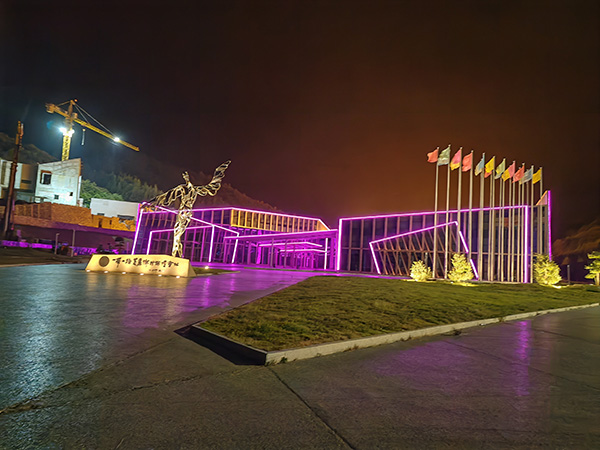 城市亮化是现代城市建设的重要组成部分,它不仅可以美化城市的夜景,还能提升城市的整体形象。随着科技的不断进步,城市亮化也得到了更多的关注和创新。本文将介绍一些关于城市亮化的创意和技术,帮助读者了解城市亮化的重要性以及如何进行人民路街道城市亮化的规划和实施。 城市亮化是现代城市建设的重要组成部分,它不仅可以美化城市的夜景,还能提升城市的整体形象。随着科技的不断进步,城市亮化也得到了更多的关注和创新。本文将介绍一些关于城市亮化的创意和技术,帮助读者了解人民路街道城市亮化的重要性以及如何进行人民路街道城市亮化的规划和实施。