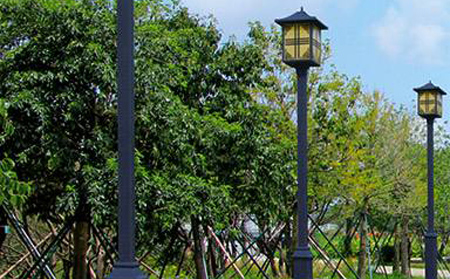 太阳能人民路街道庭院灯价格为何差三倍？关键看这几点